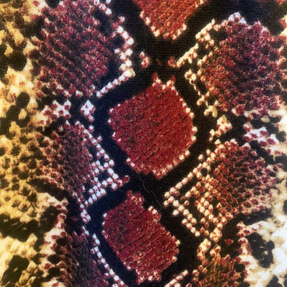 Calvin Klein snake print skirt - Picture 2 of 6